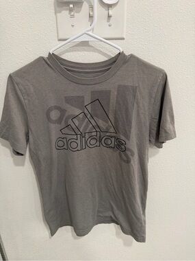Boys adidas Gray Graphic Logo Short Sleeve Tee